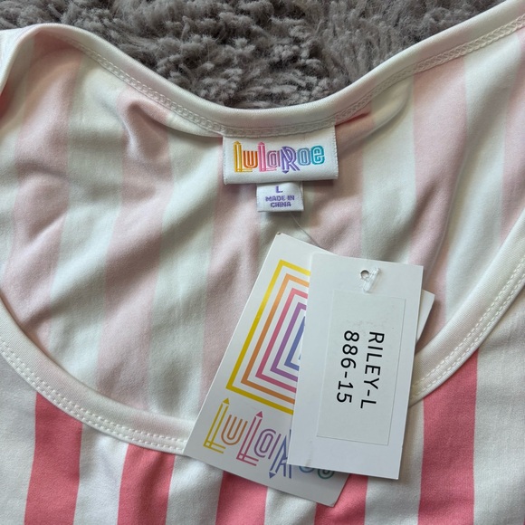 ⭐️⭐️⭐️NWT LuLaRoe Pink and White Striped Riley Dress size Large - Picture 2 of 6